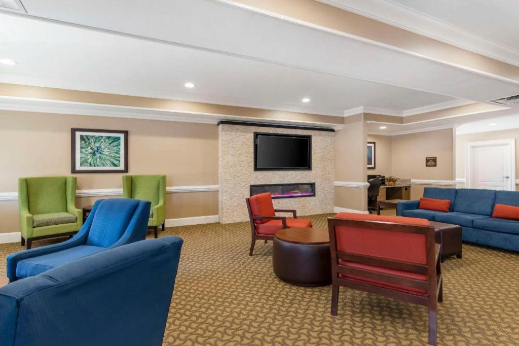 Comfort Inn & Suites Tifton Extérieur photo
